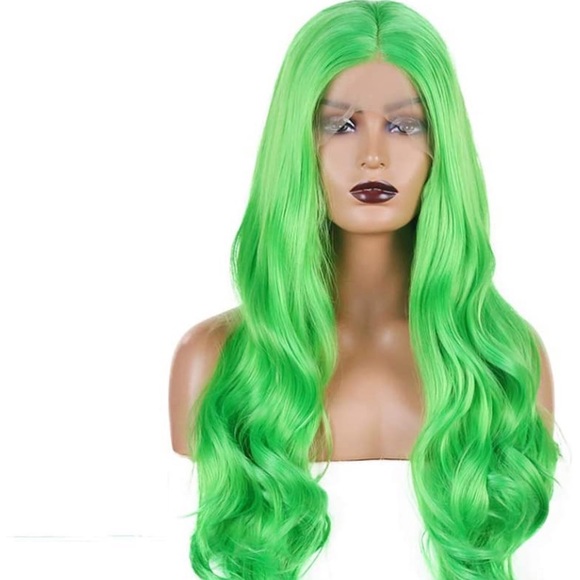 💕22” GREEN BODY WAVE LACE-FRONT WIG *NEW*